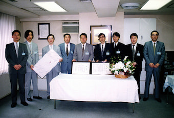 NIDの前身企業である「京葉計算センター」時代の集合写真